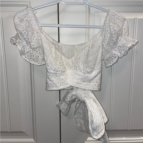 SHEIN Tops - Cute White Top